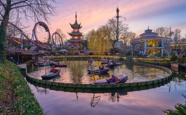 Tivoli-Gardens_Tivoli_SB8en_DA6monen_Drageba8Adene_Himmelskibet_Aften_2017_02