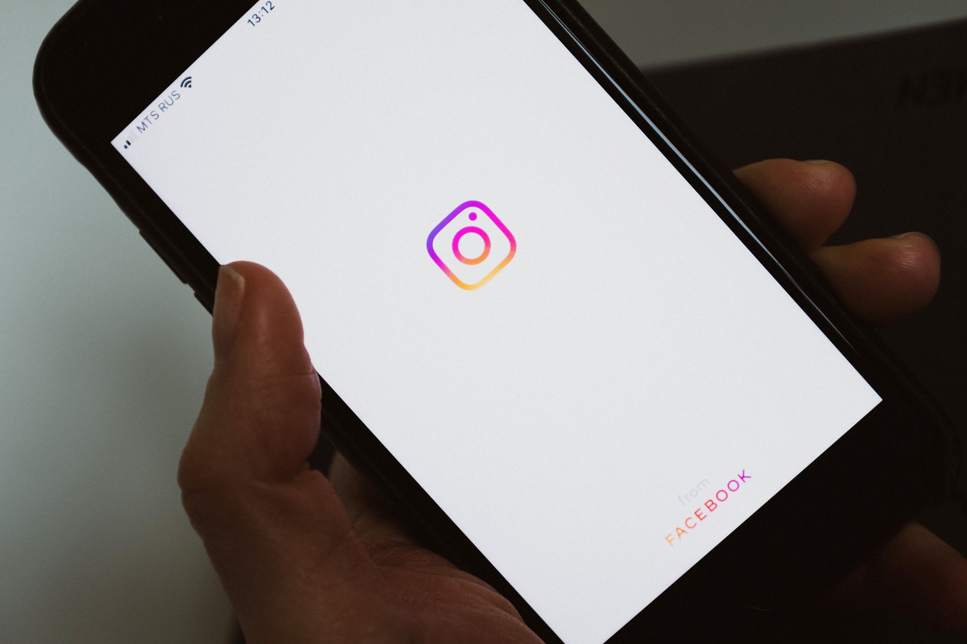 Instagram profil na mobilnom telefonu